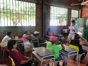 CHARLAS DE NEGOCIOS A MUJERES EN MARIANGOLA - Fundación Hidrobiológica George Dahl