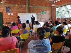 Iniciamos la búsqueda de alternativas de negocio con las mujeres de Nuevas Flores - Fundación Hidrobiológica George Dahl